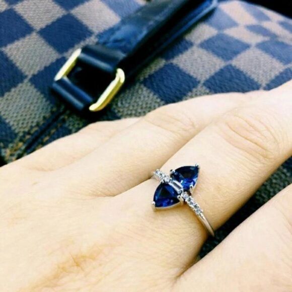 Blue Resin Rhinestone Clear Crystal Vintage Silver Statement Ring - Picture 2 of 8